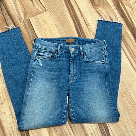 Mother Denim Looker Ankle Fray Jeans - Picture 6 of 7